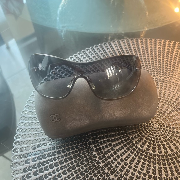 Chanel Collection Perle - Picture 2 of 6